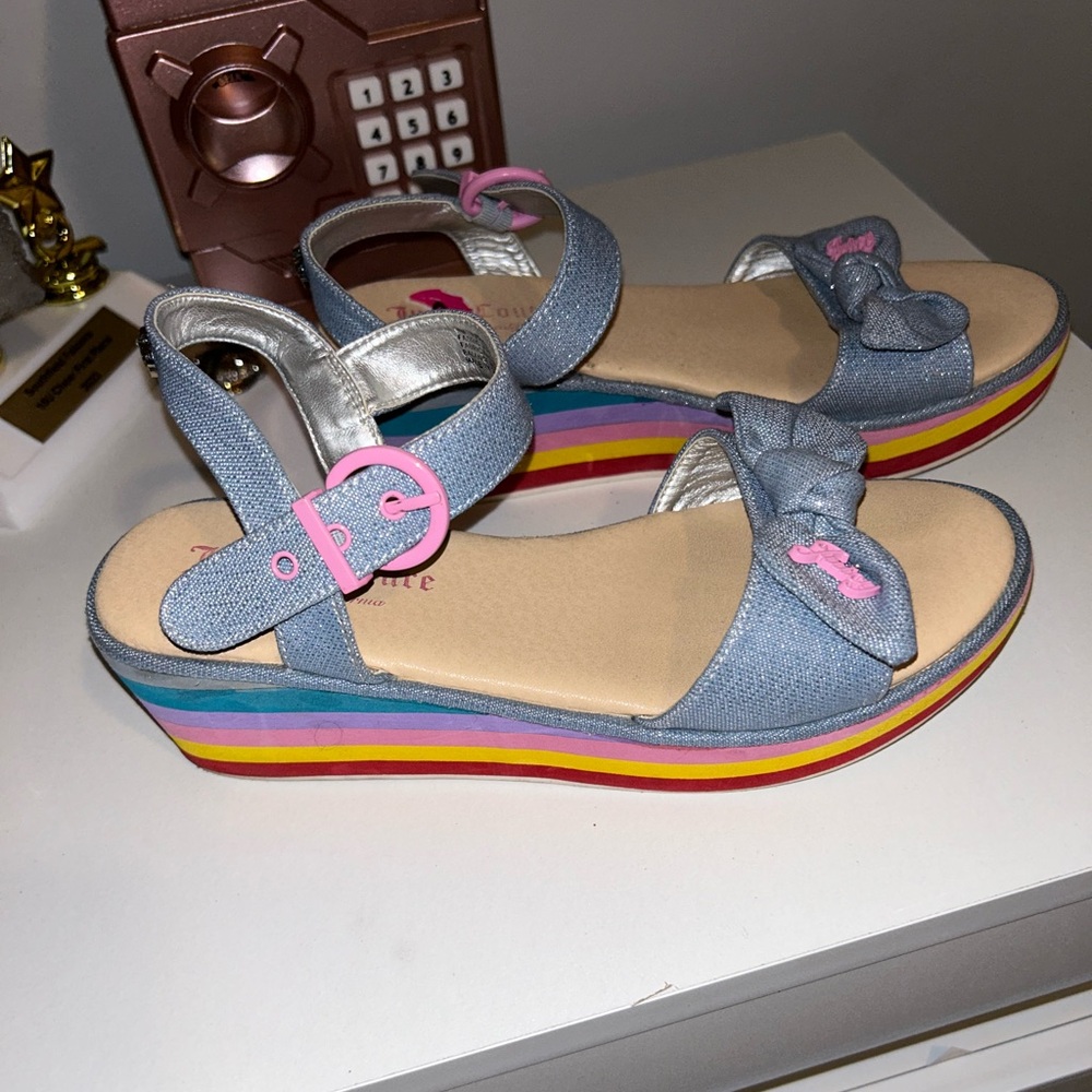 Juicy Couture Sandals size 4